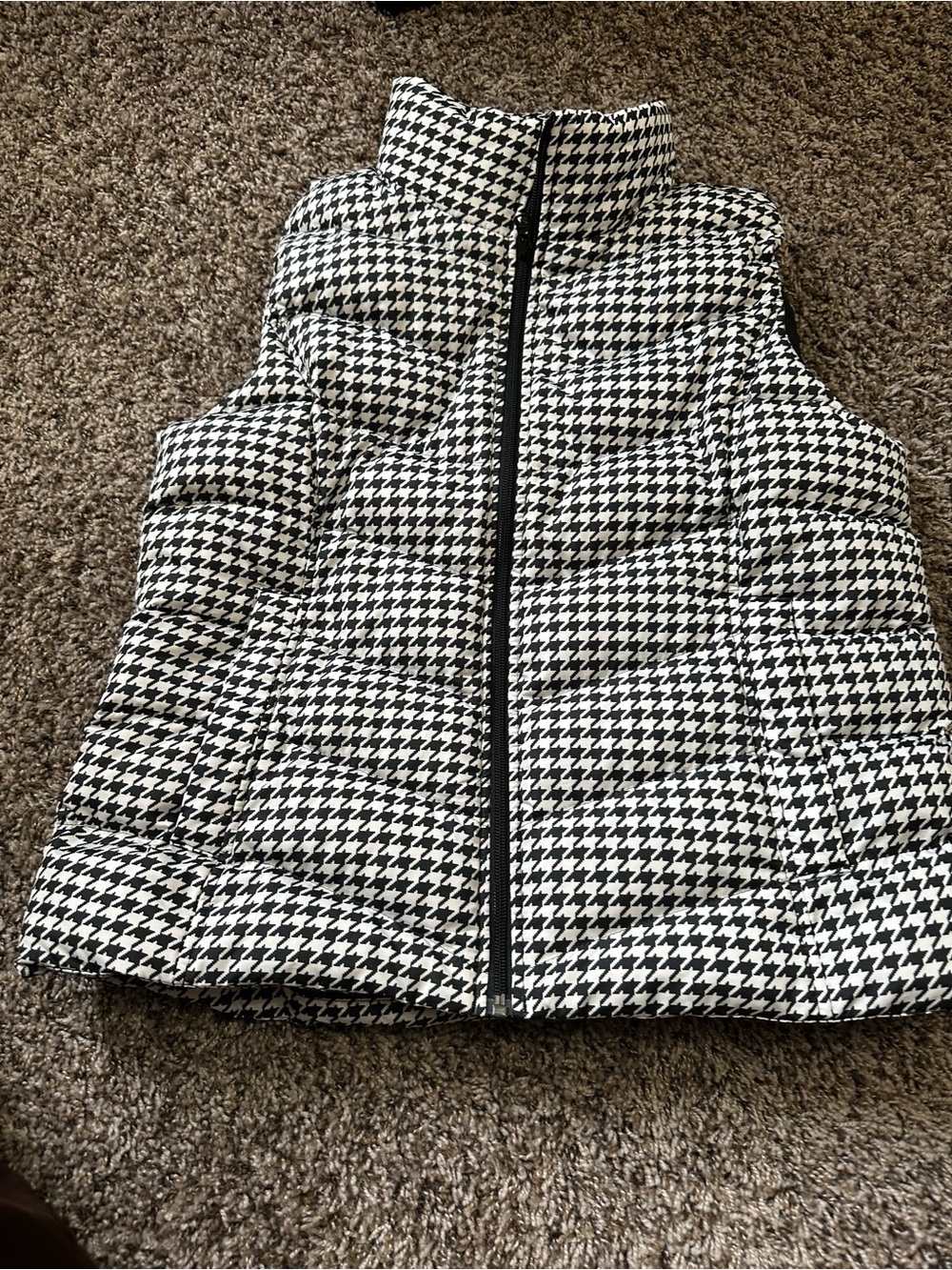 Lands' End Black & White Houndstooth Puffer Vest